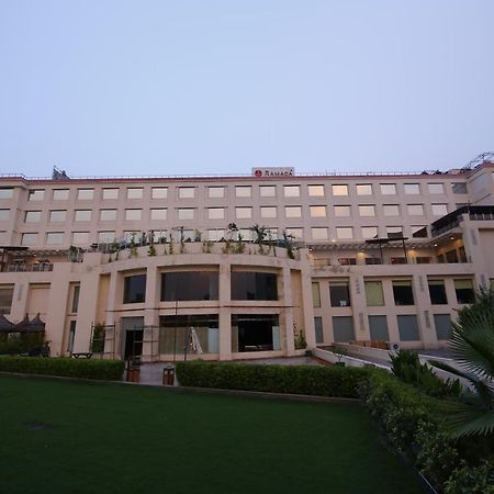 Ramada Neemrana Otel Dış mekan fotoğraf