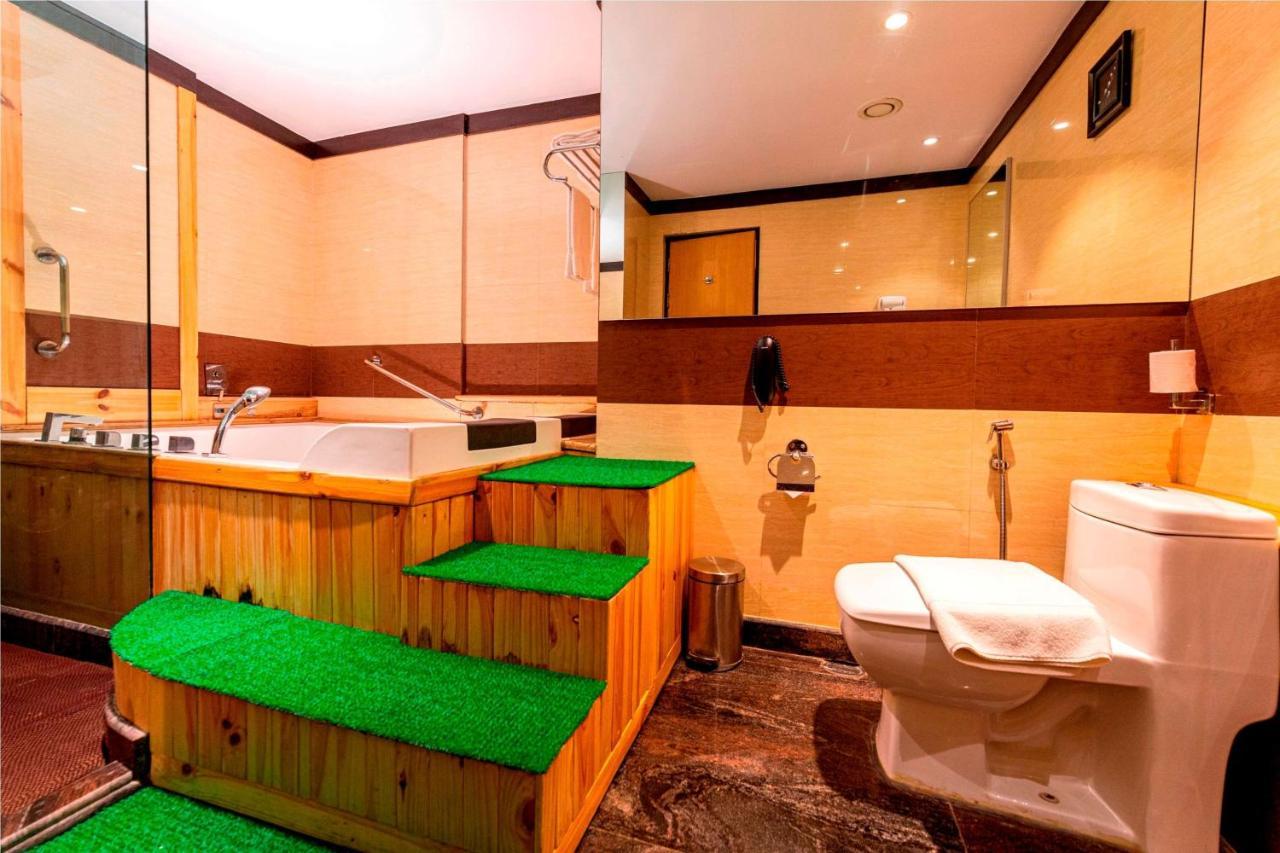 Ramada Neemrana Otel Dış mekan fotoğraf