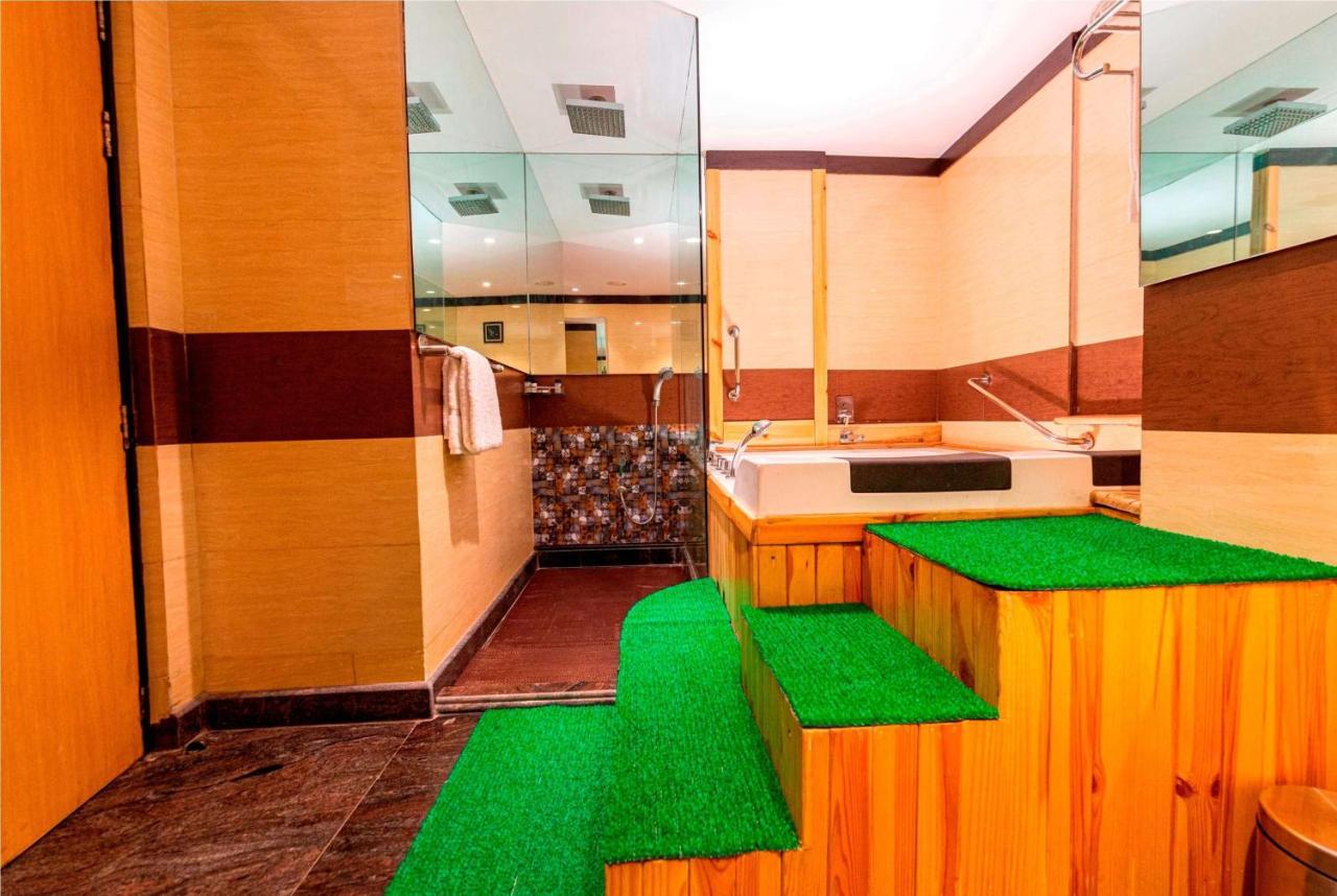 Ramada Neemrana Otel Dış mekan fotoğraf