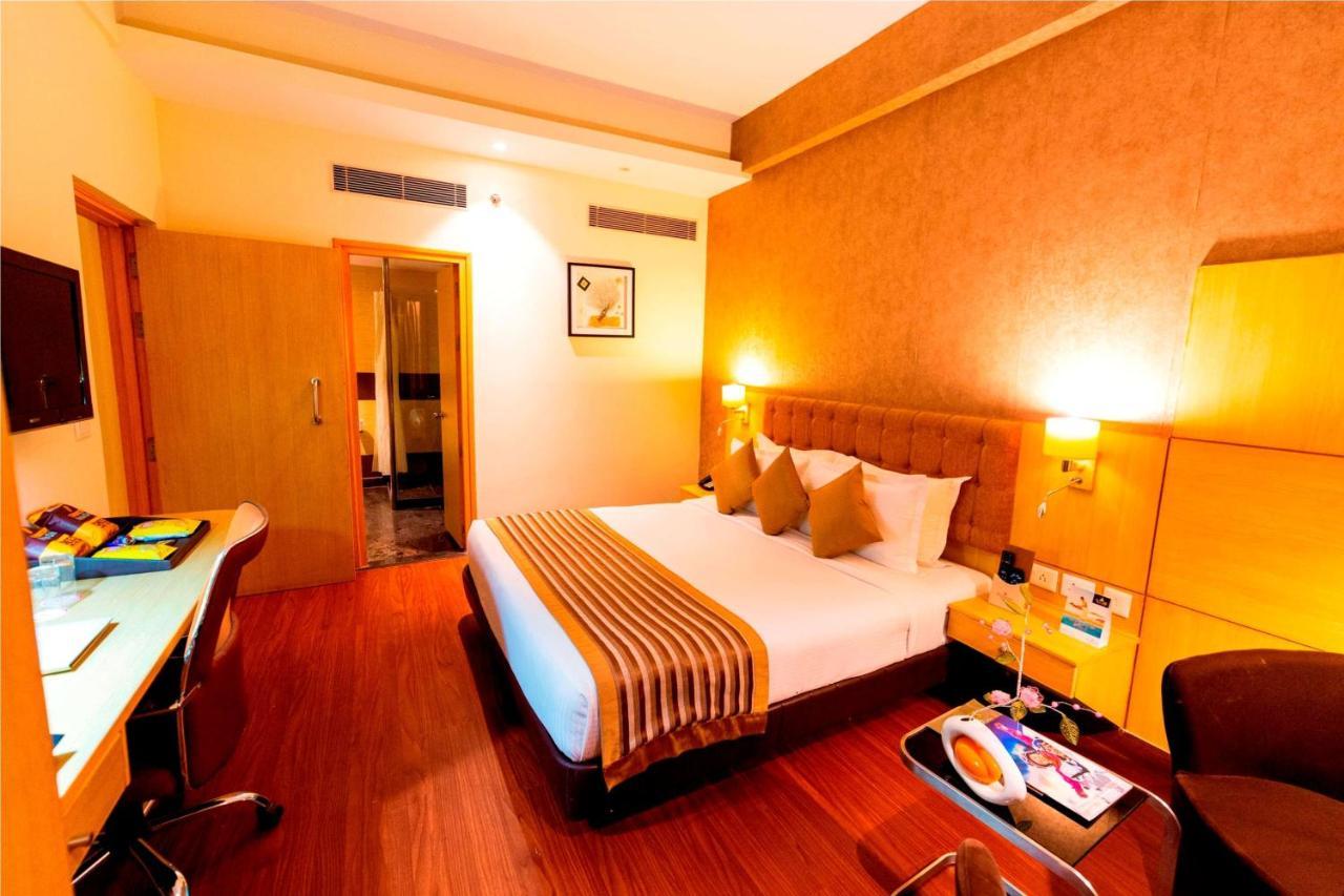 Ramada Neemrana Otel Dış mekan fotoğraf