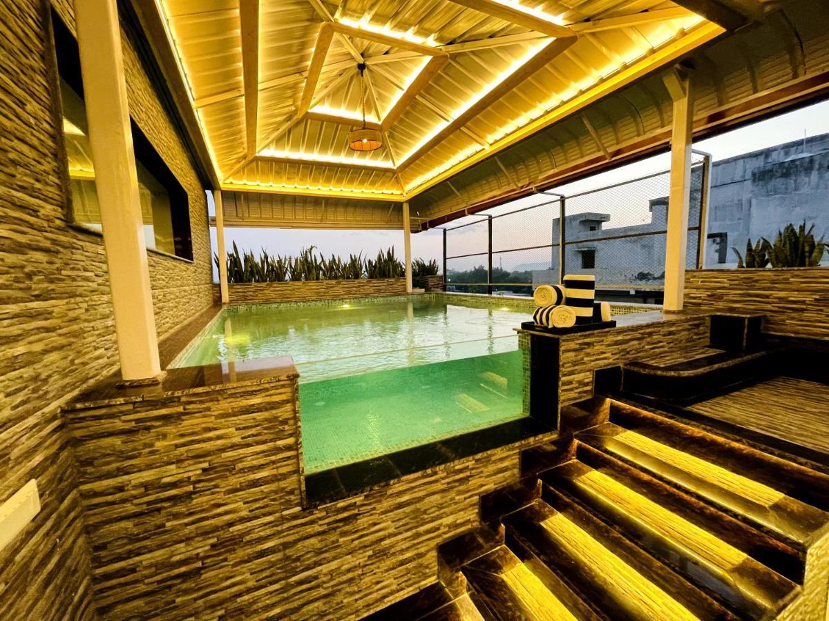 Ramada Neemrana Otel Dış mekan fotoğraf