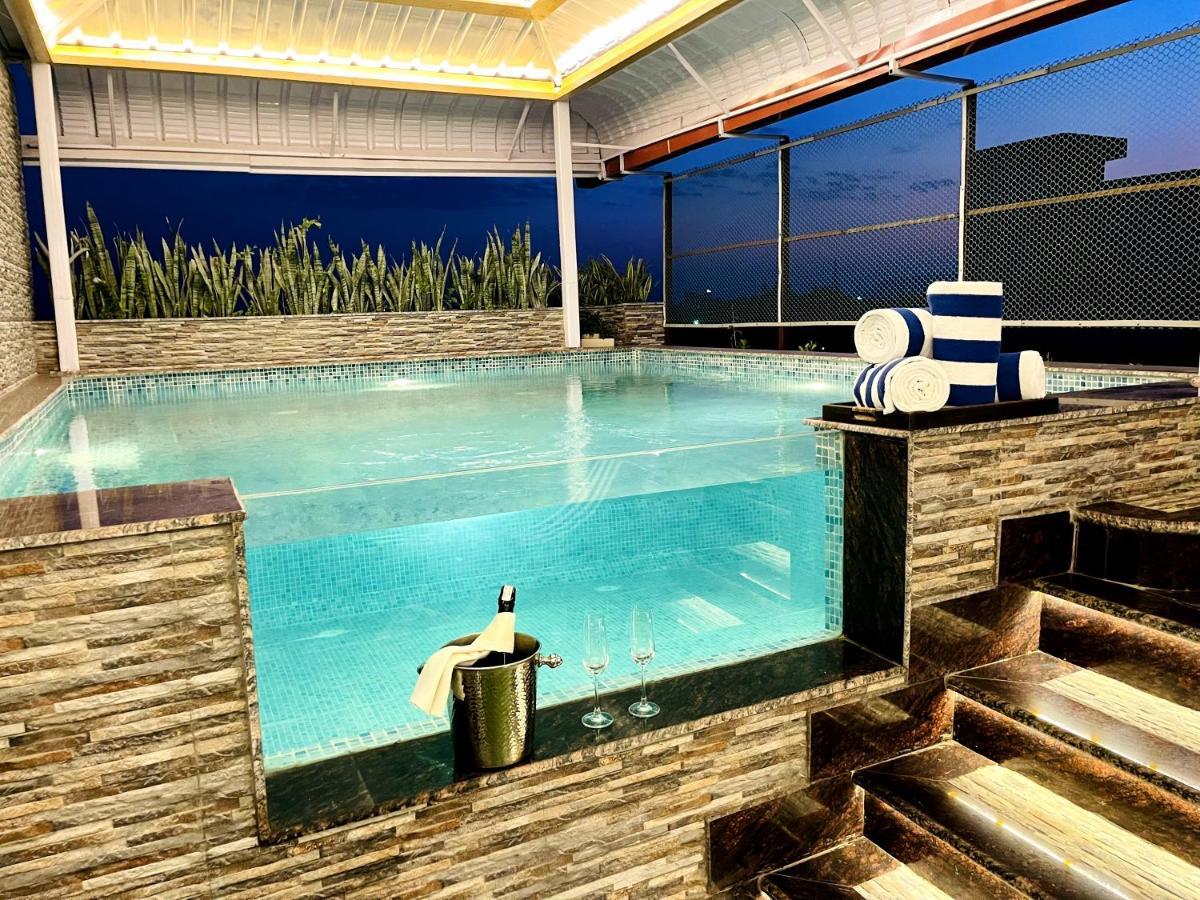 Ramada Neemrana Otel Dış mekan fotoğraf