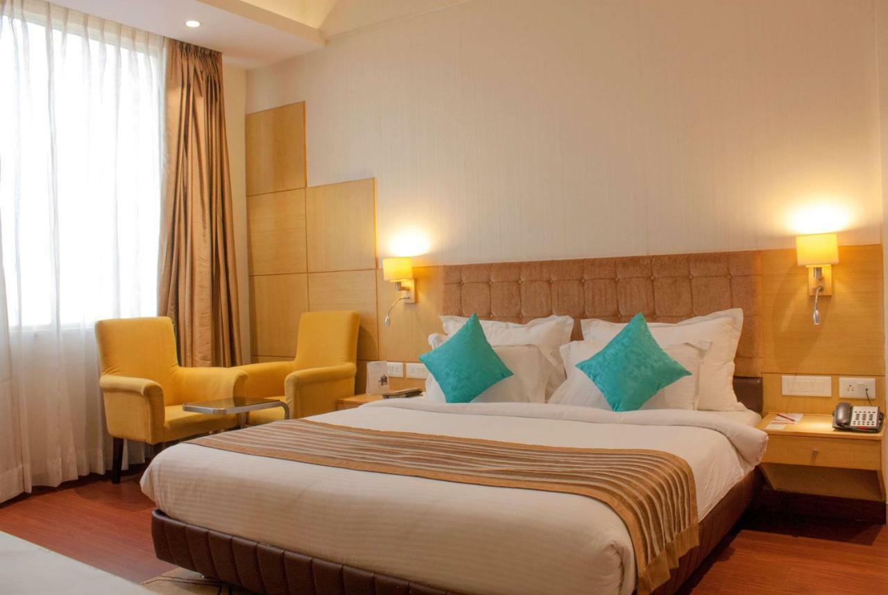 Ramada Neemrana Otel Dış mekan fotoğraf