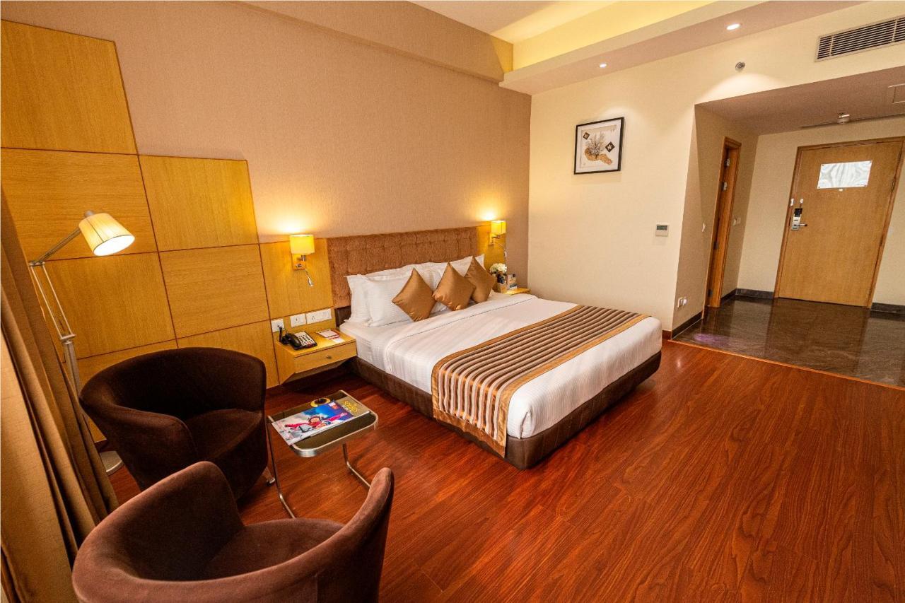 Ramada Neemrana Otel Dış mekan fotoğraf