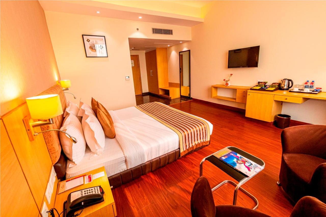 Ramada Neemrana Otel Dış mekan fotoğraf