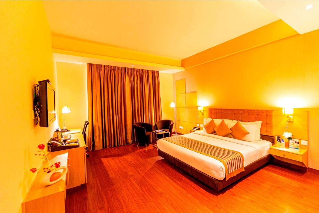 Ramada Neemrana Otel Dış mekan fotoğraf