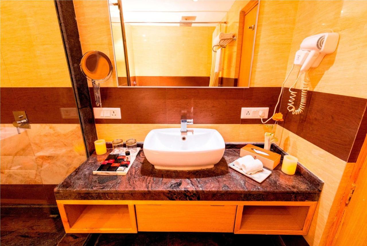 Ramada Neemrana Otel Dış mekan fotoğraf